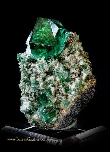 Fluorite Twin - image 2