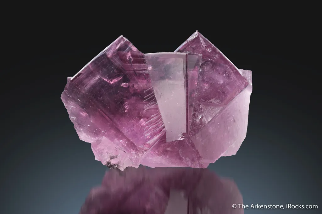 Fluorite (twinned) - image 2