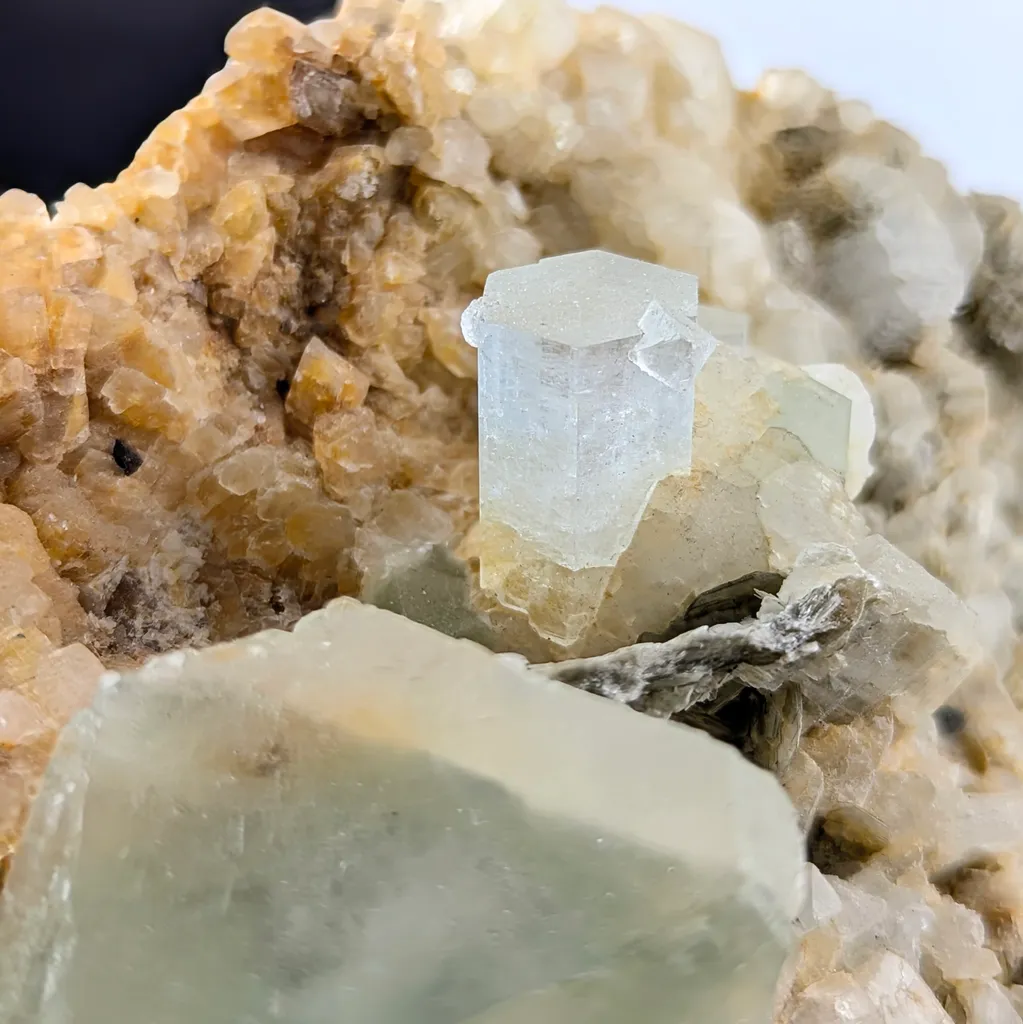Fluorite with Aquamarine and Muscovite - image 8