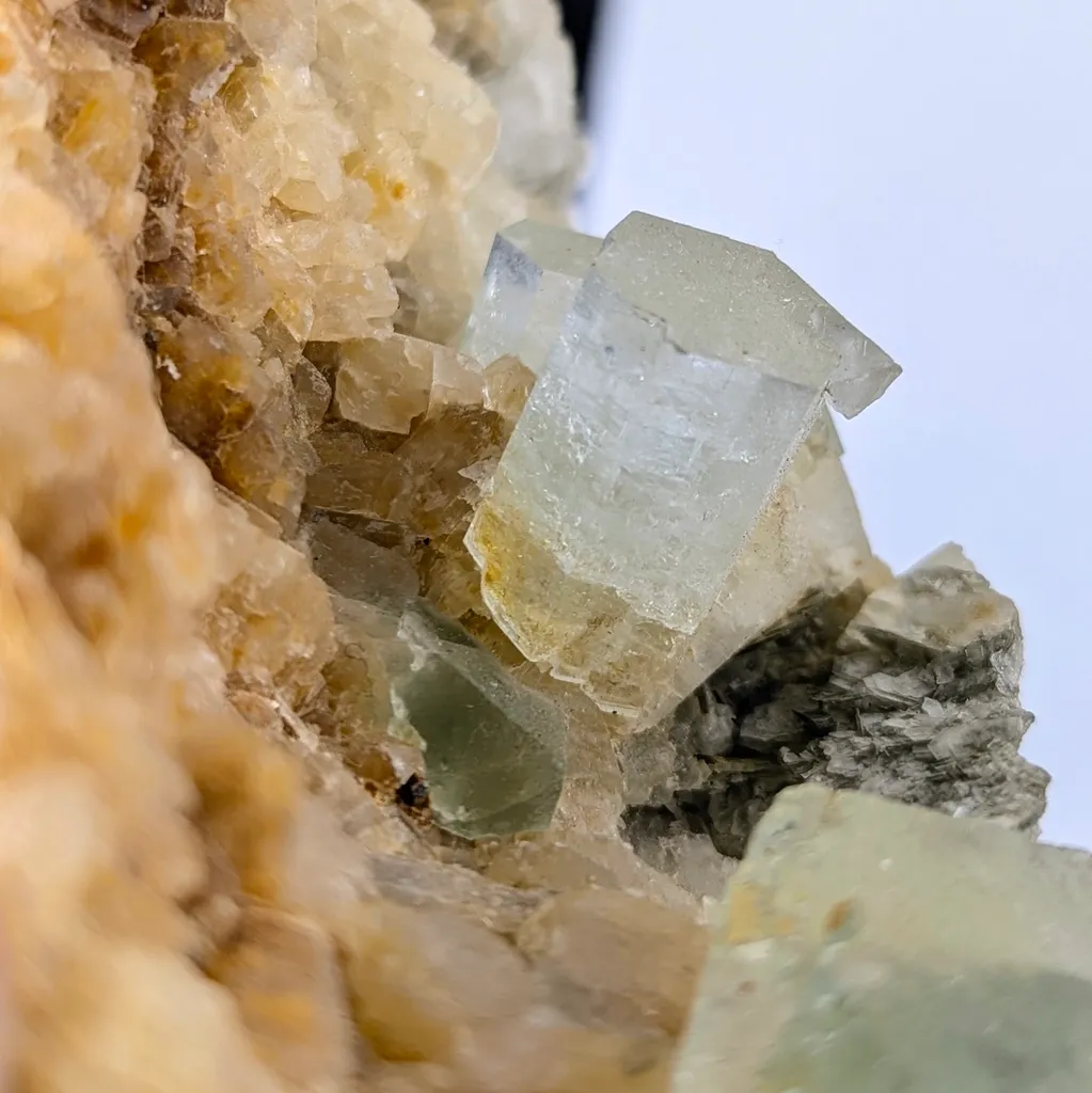 Fluorite with Aquamarine and Muscovite - image 10