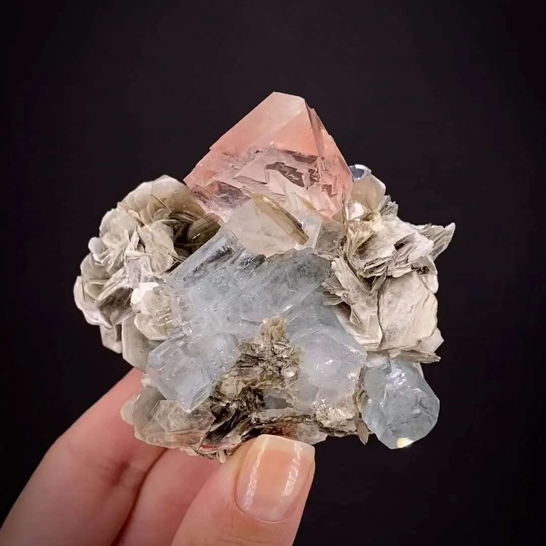 Fluorite with Aquamarine on Mica - image 2