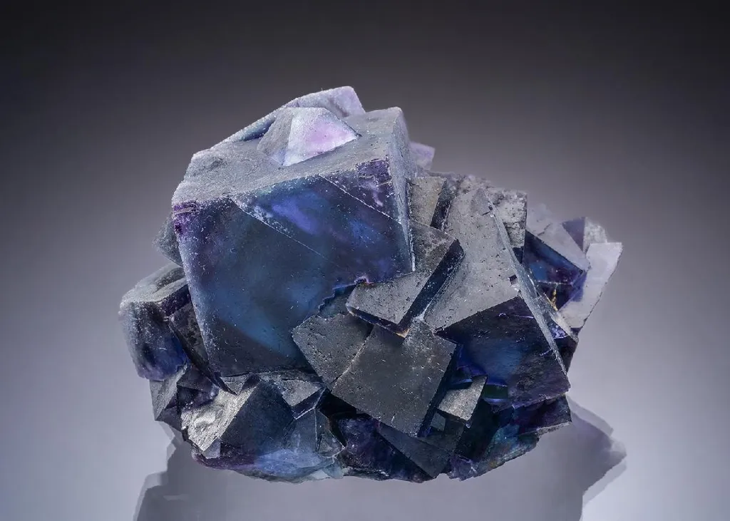 Fluorite with BARYTE image