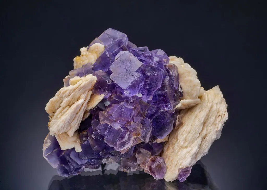 Fluorite with Baryte image