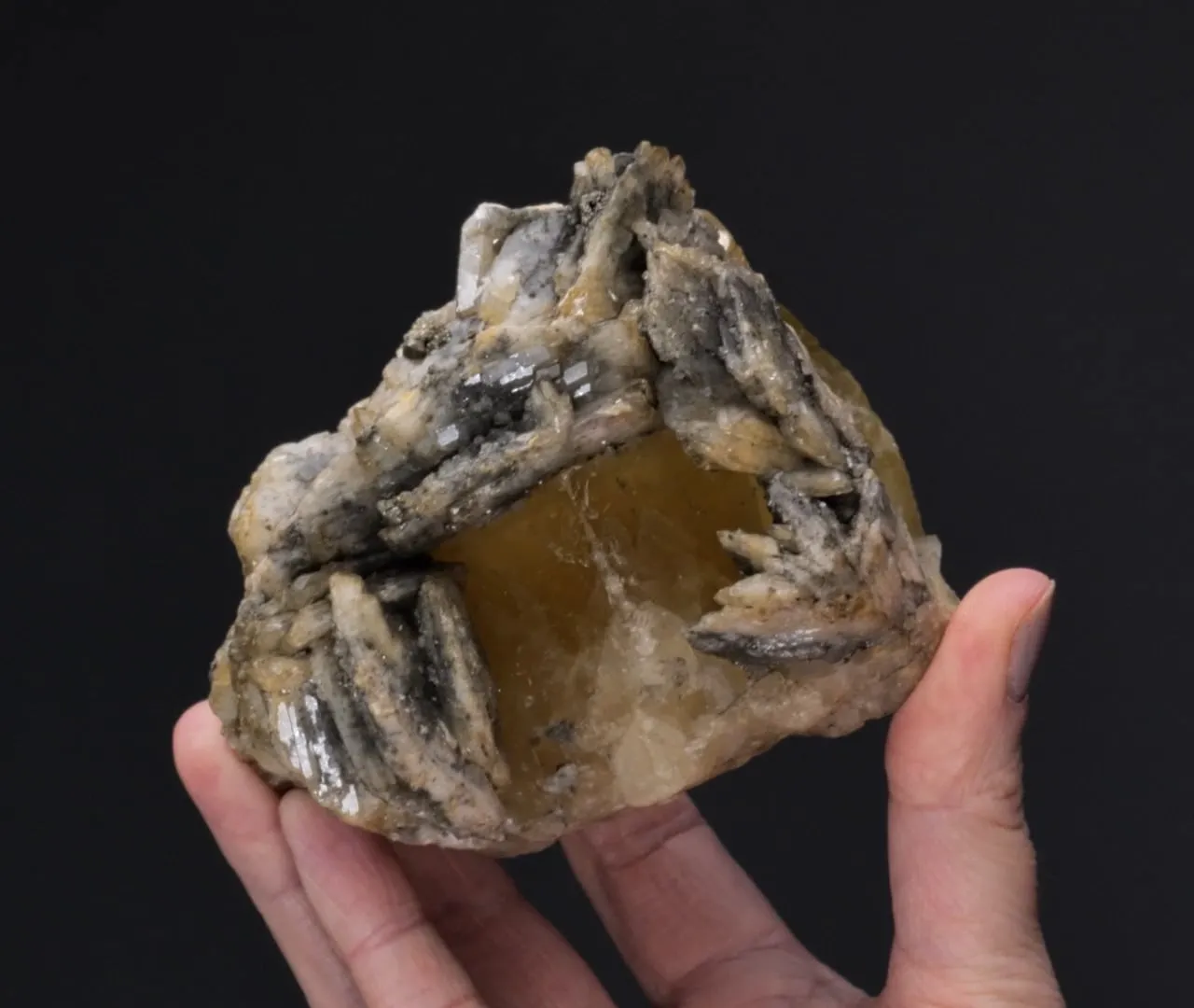 Fluorite with Baryte - image 2