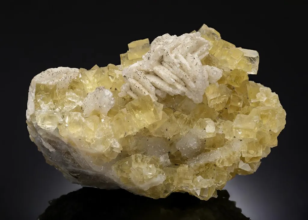 Fluorite with BARYTE Pyrite and Quartz image