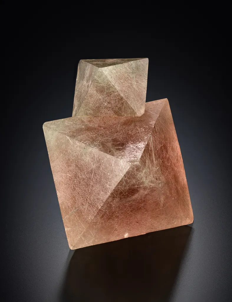 Fluorite with Byssolite inclusions image