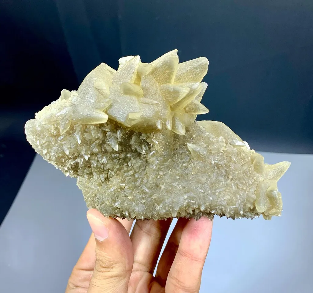 Fluorite with calcite from Pakistan - image 5