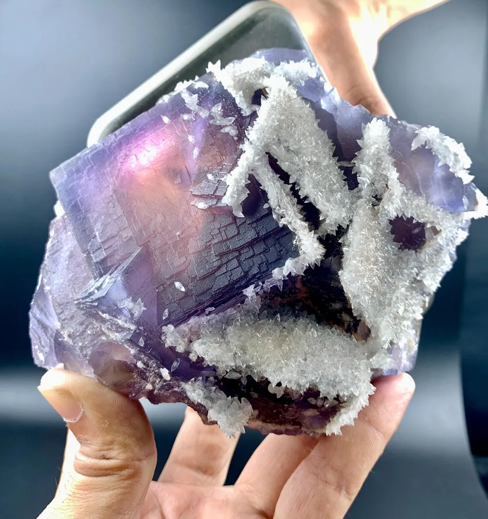 Fluorite with Calcite from Pakistan - image 7