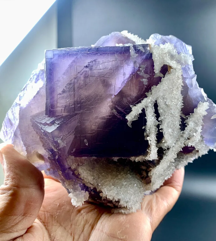 Fluorite with Calcite from Pakistan - image 4