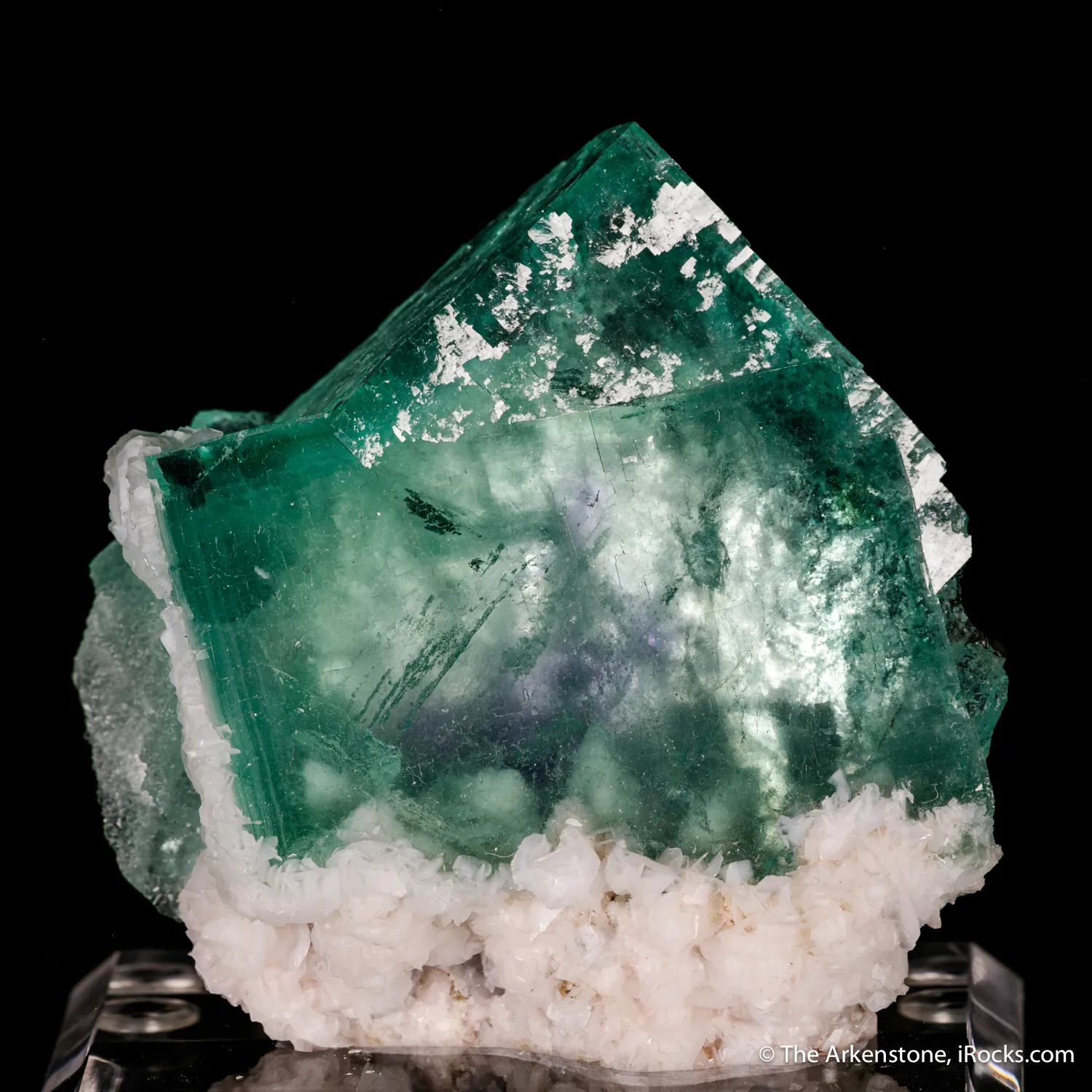 Fluorite with Calcite inclusions - image 5