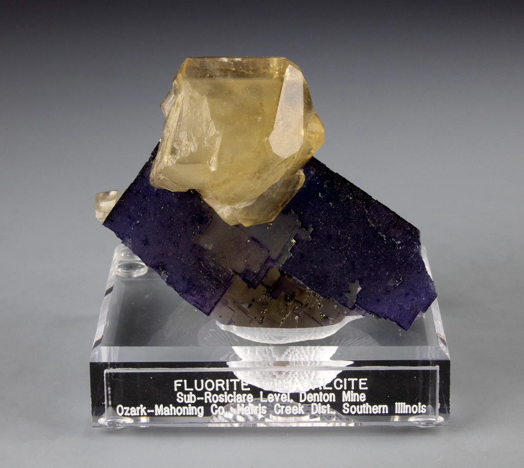 Fluorite with Calcite (Ross Lillie RCL #1612) image