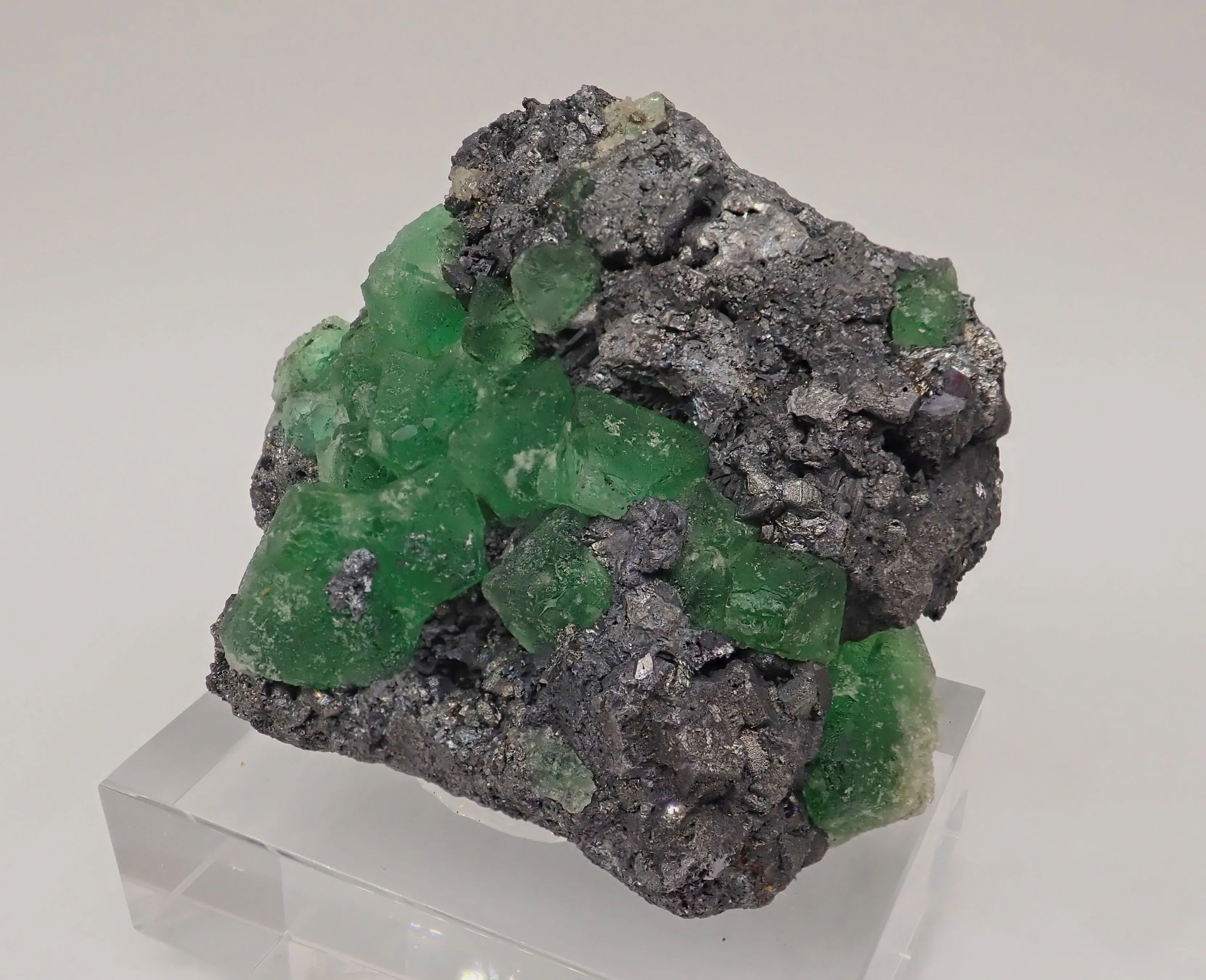 Fluorite with Geocronite-Jordanite - image 3