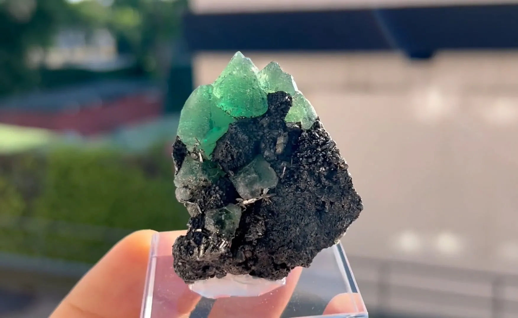 Fluorite with Jordanite-Geocronite and Arsenopyrite - image 5