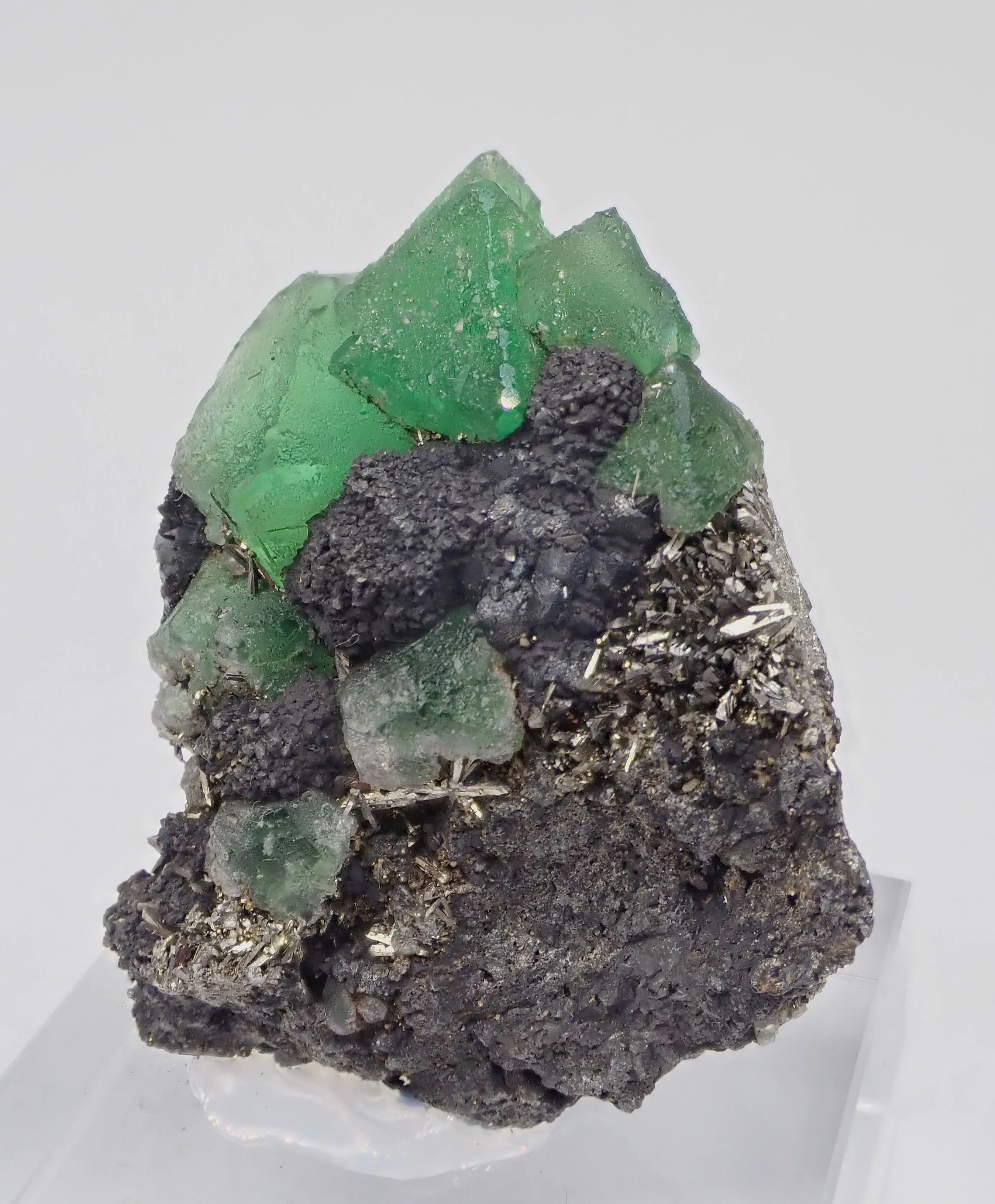 Fluorite with Jordanite-Geocronite and Arsenopyrite - image 3