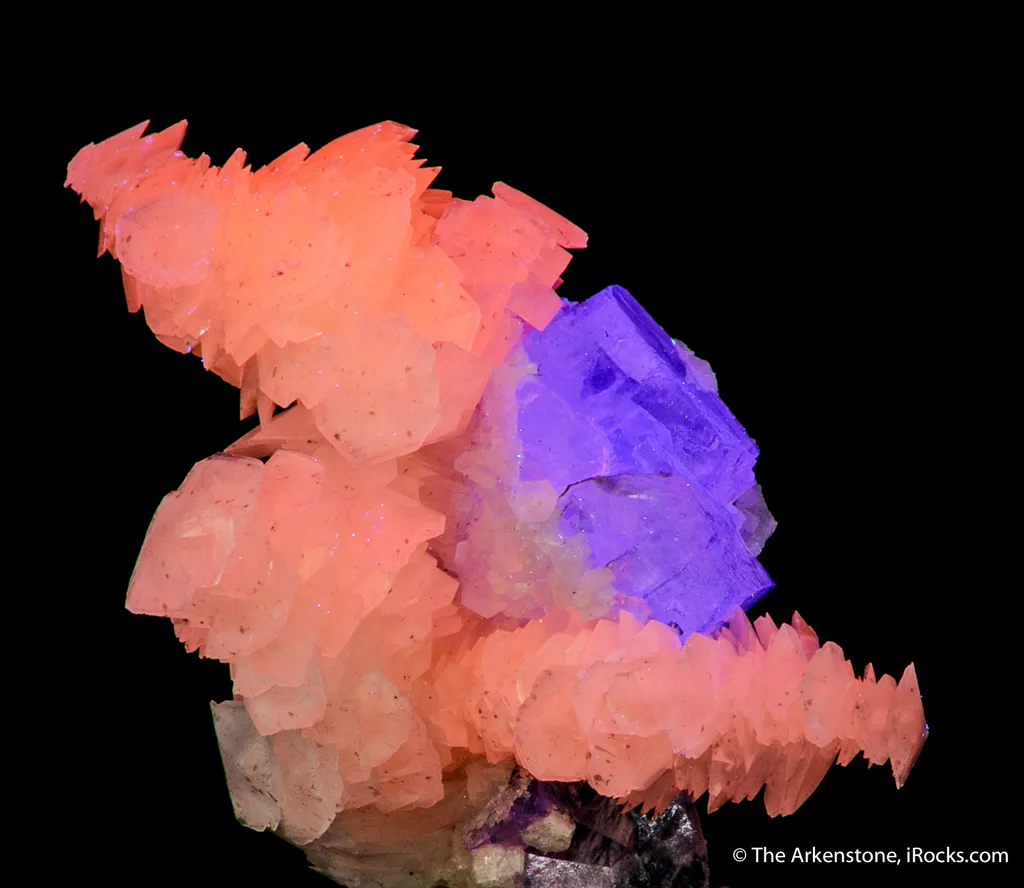 Fluorite with Manganoan Calcite - image 3