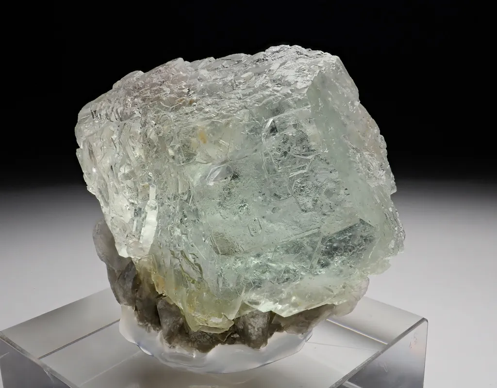 Fluorite with Muscovite image