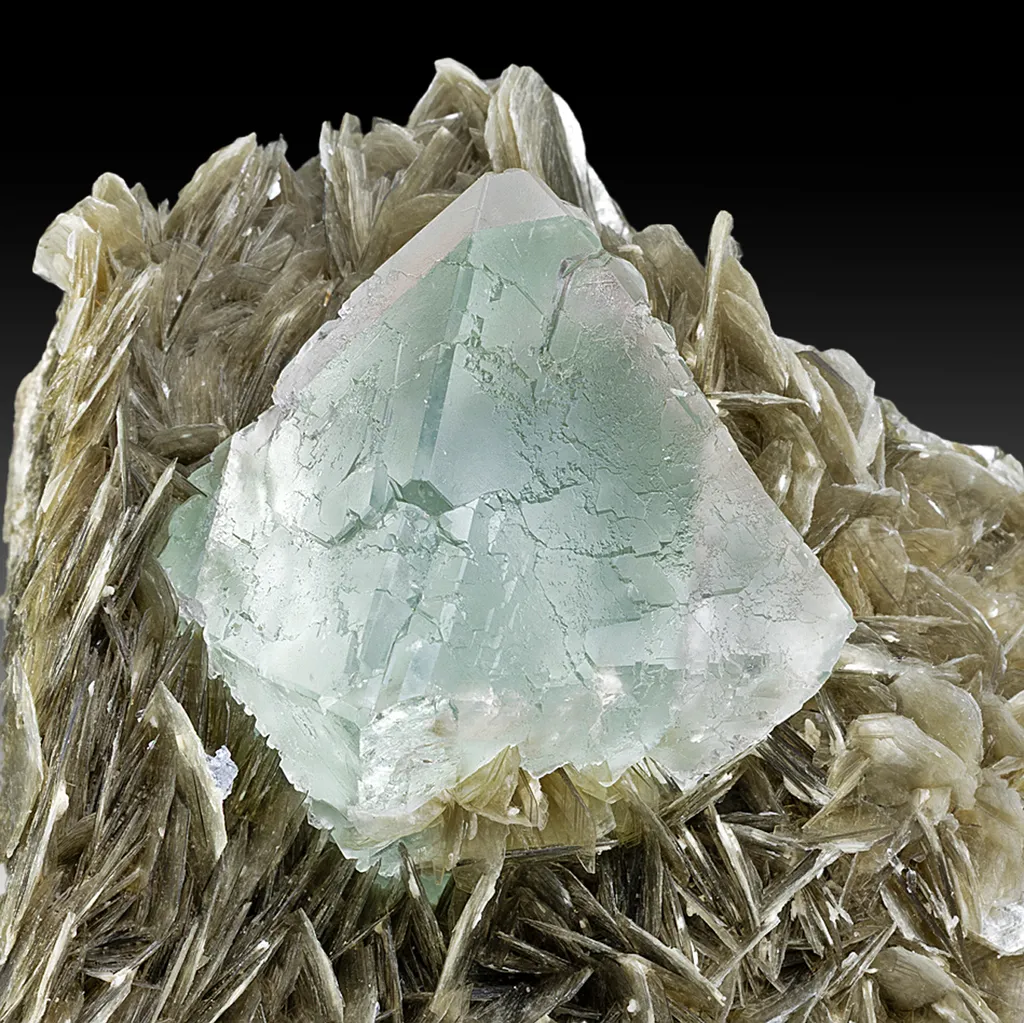 Fluorite with Muscovite image