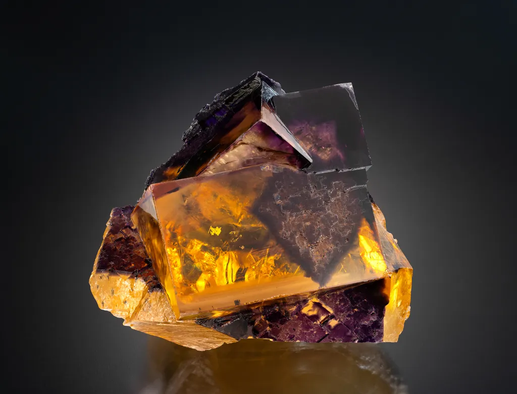 Fluorite with Petroleum inclusions image