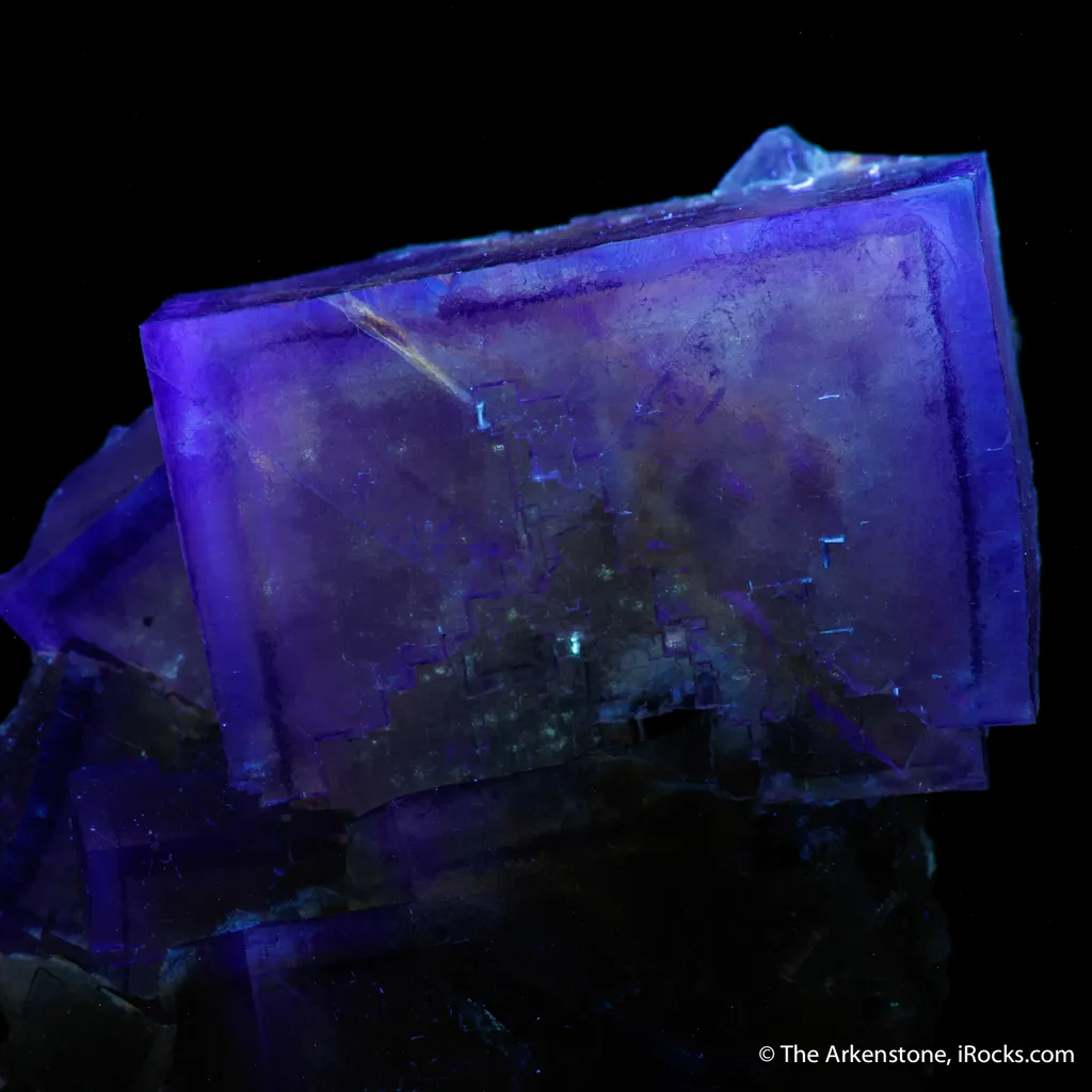 Fluorite with phantoms - image 3