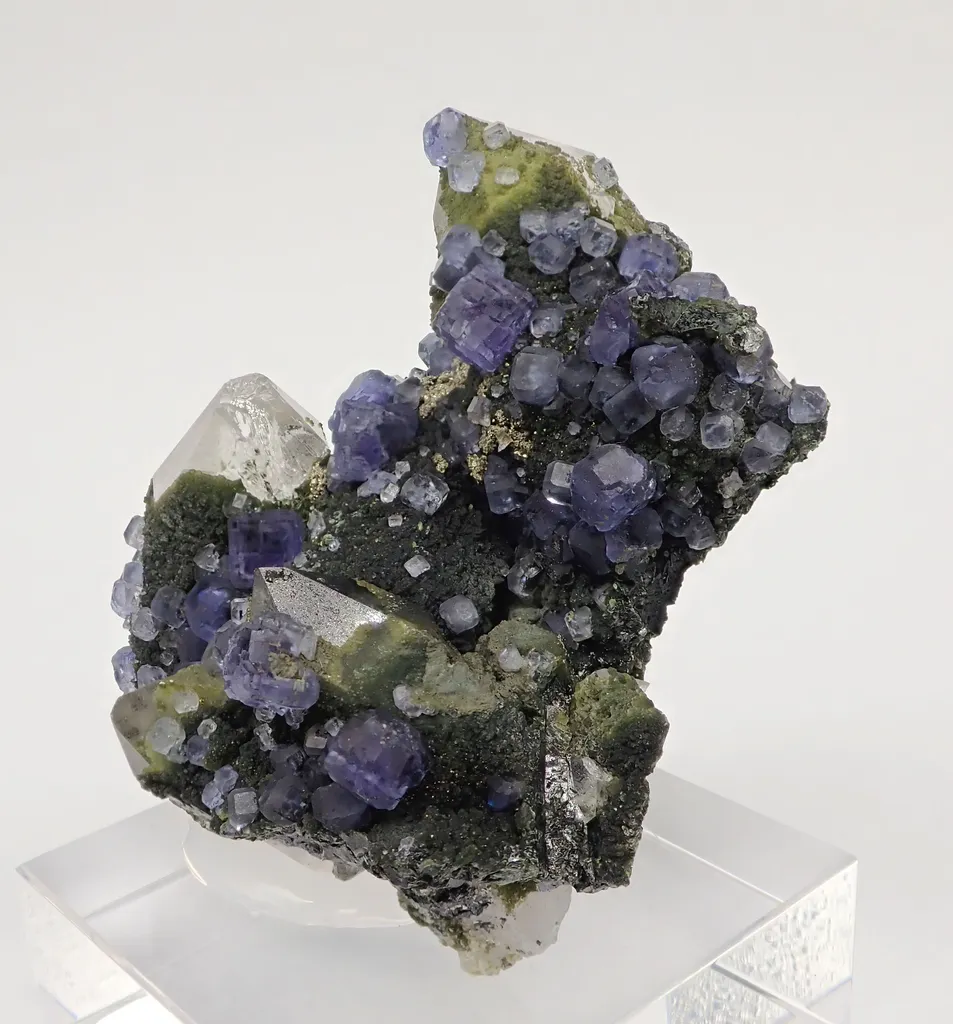 Fluorite with Quartz and Chlorite - image 2