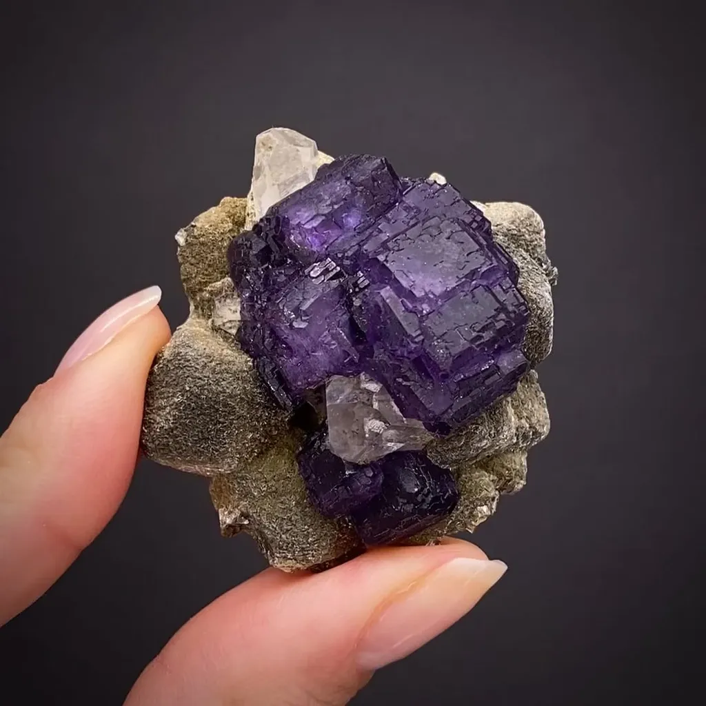 Fluorite with Quartz and Muscovite on Siderite - image 2