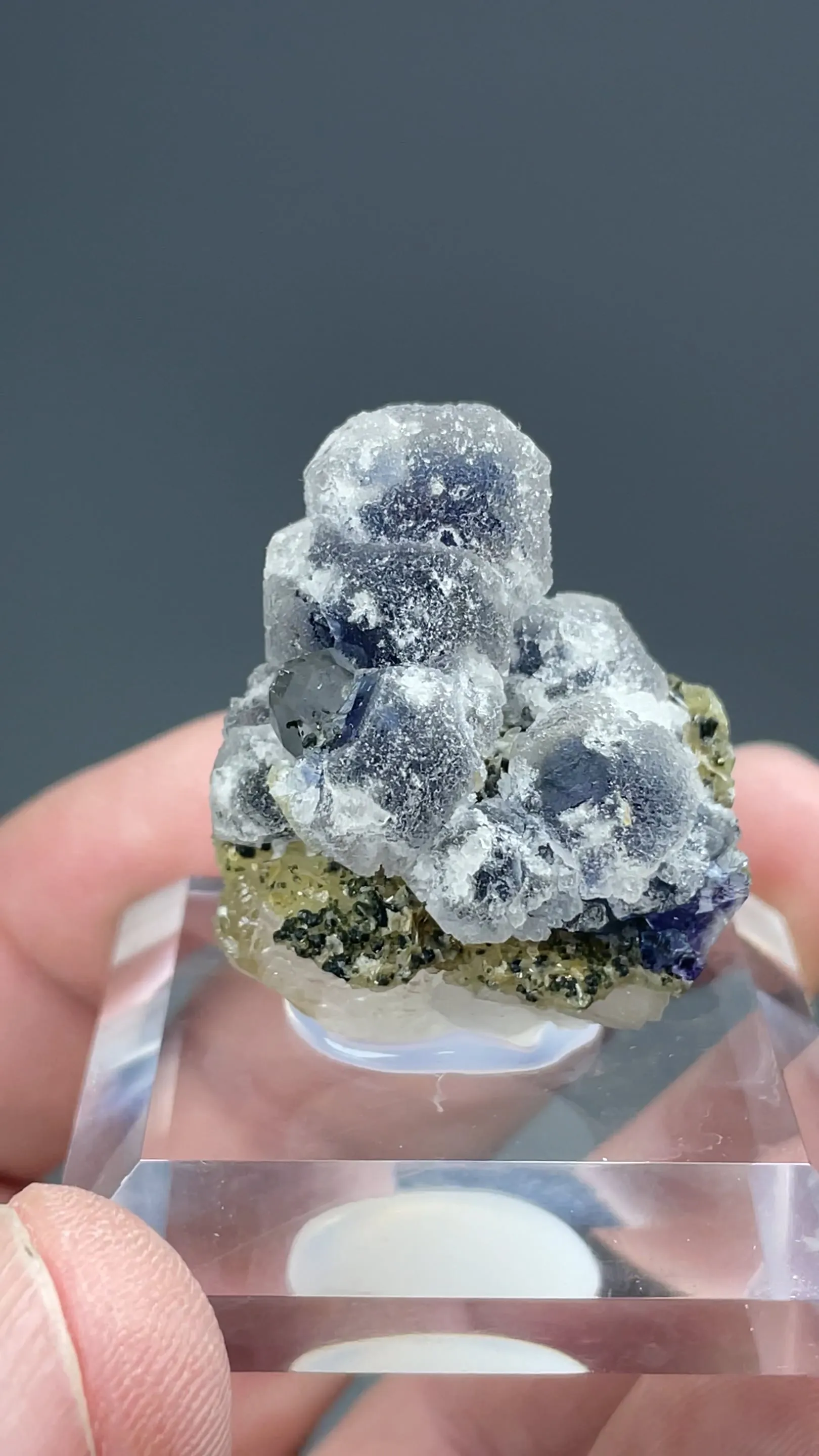 Fluorite with Quartz, Chlorite, Muscovite - image 2