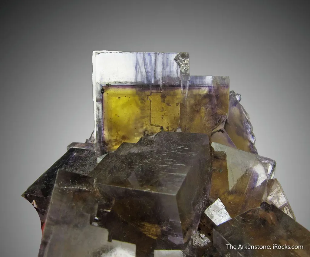 Fluorite  with sharp phantoms - image 2