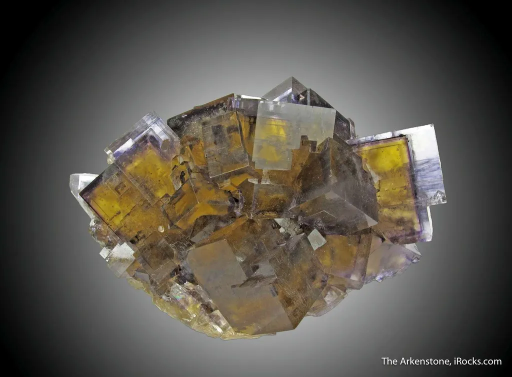 Fluorite  with sharp phantoms image