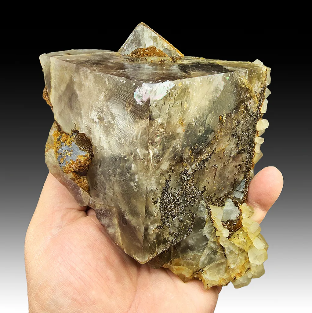 Fluorite with Siderite, Calcite