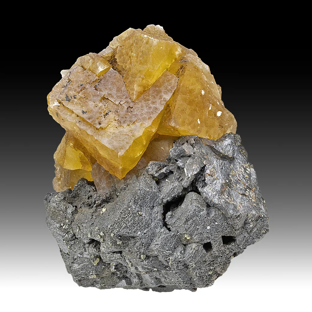 Fluorite with Sphalerite image