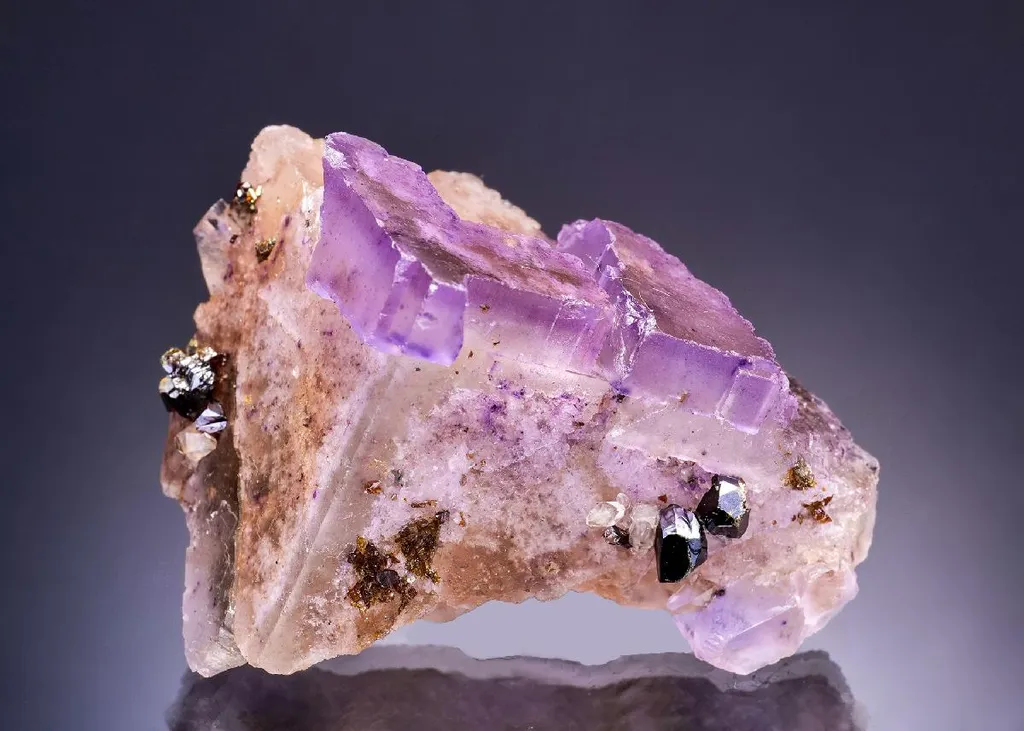Fluorite with Sphalerite image