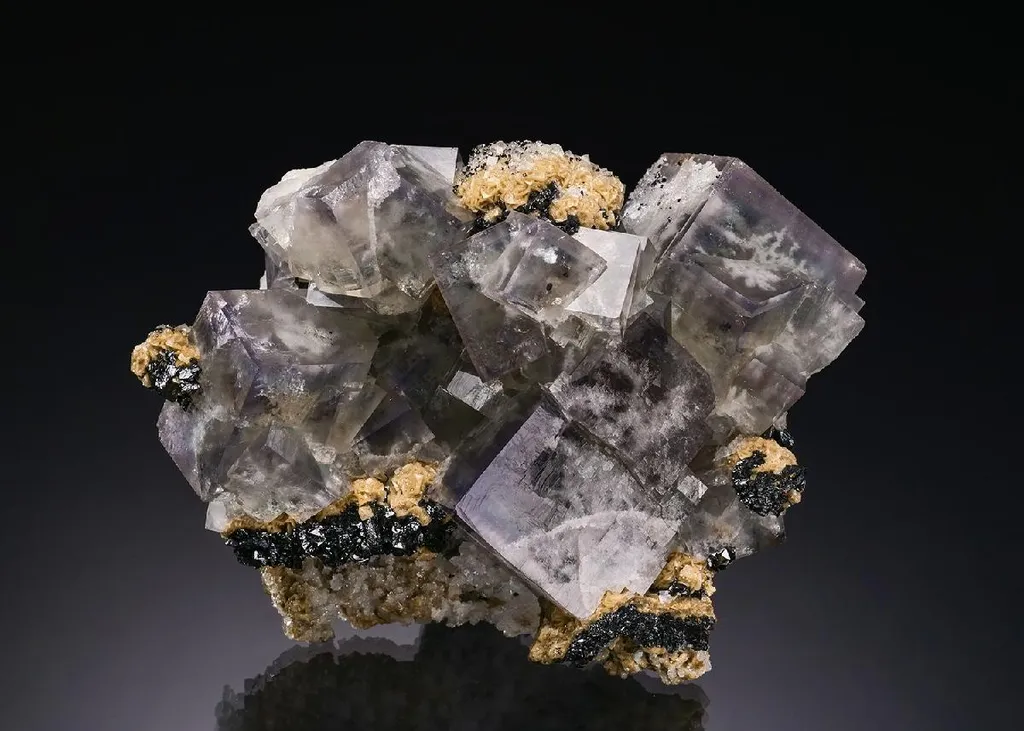 FLUORITE with SPHALERITE Ferroan DOLOMITE and QUARTZ