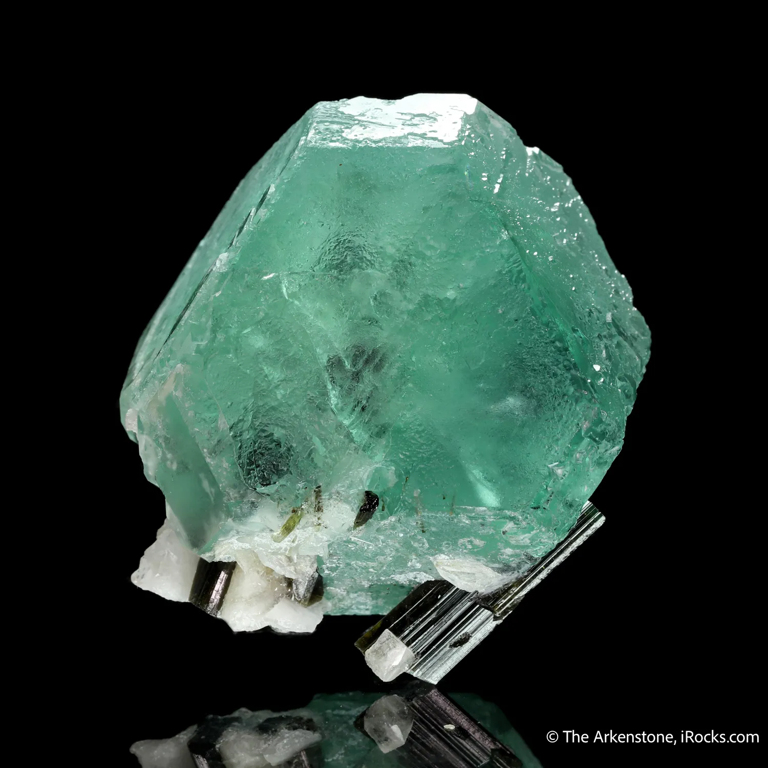 Fluorite with Tourmaline inclusion - image 4