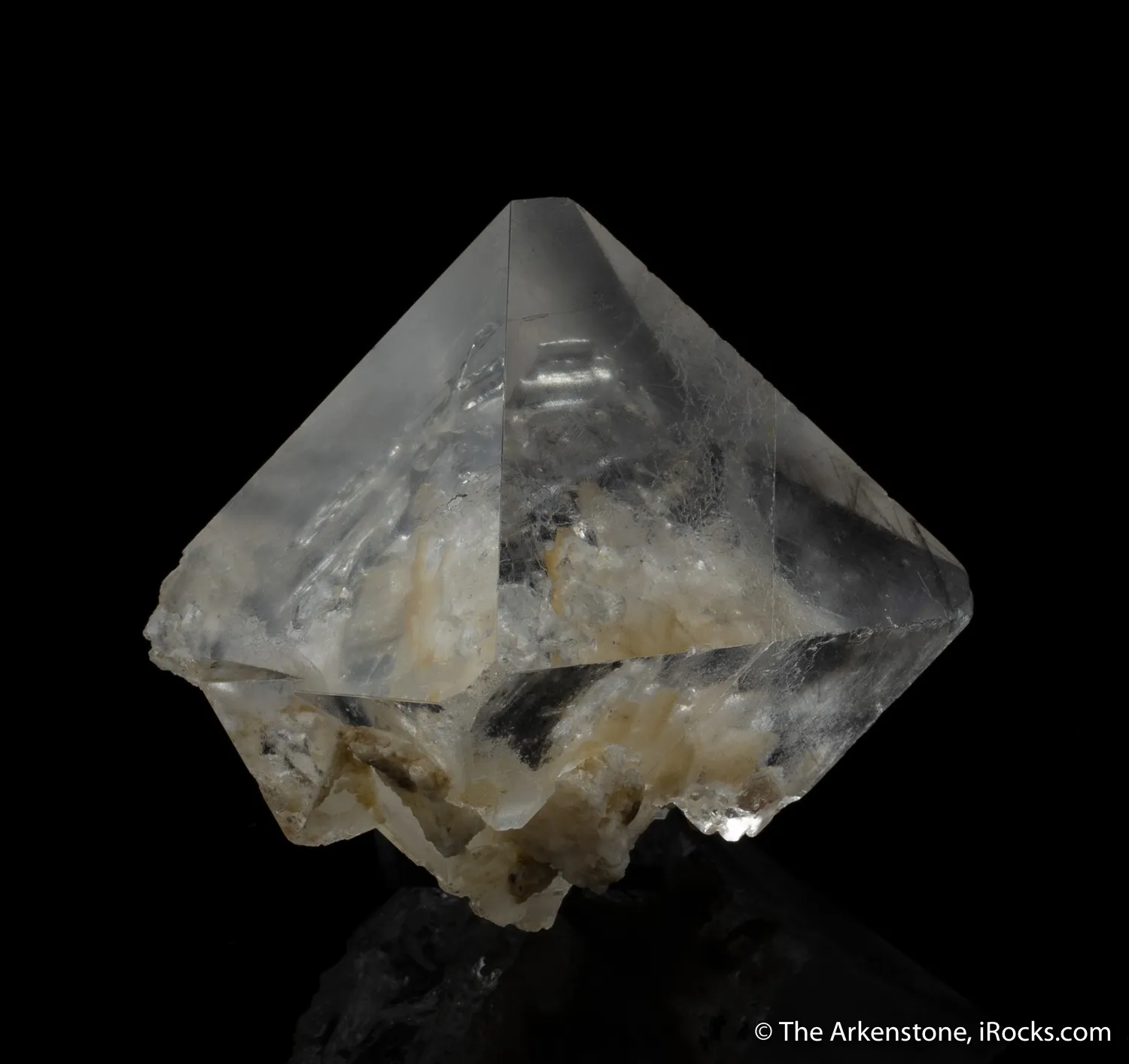 Fluorite with Tourmaline inclusions - image 3