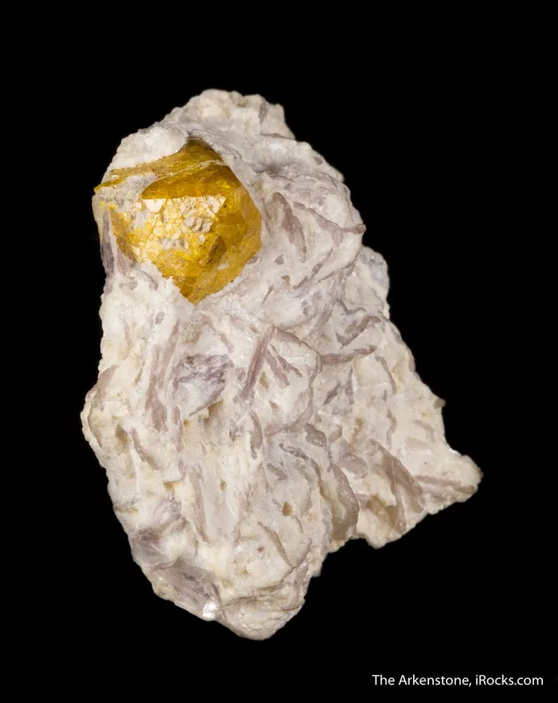 Fluornatromicrolite on Lepidolite - image 3