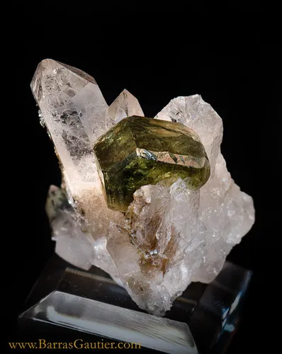 Fluoro Apatite, Quartz - image 2