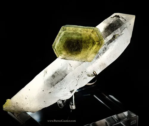 Fluoro Apatite, Quartz image