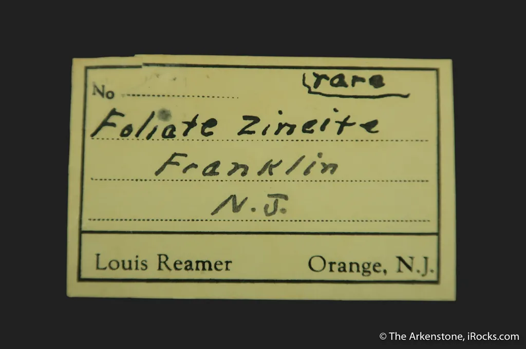 Foliated Zincite on Calcite (fl), with Willemite (fl) - image 5