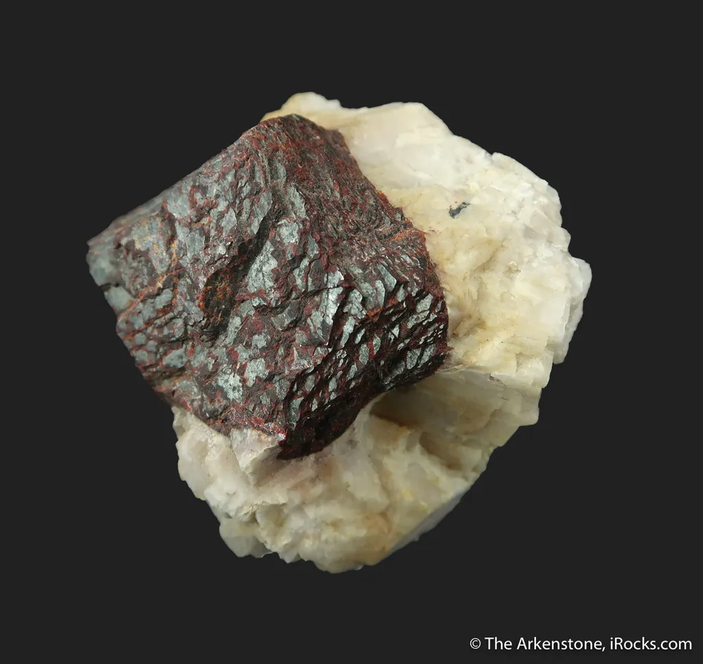 Foliated Zincite on Calcite (fl), with Willemite (fl) - image 6