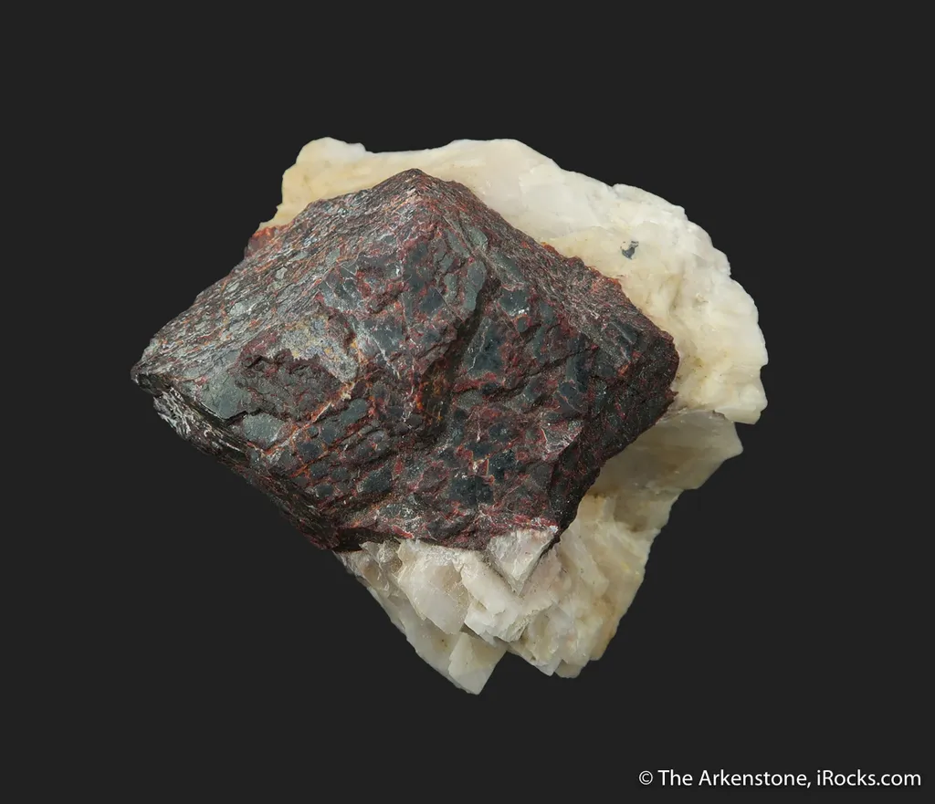 Foliated Zincite on Calcite (fl), with Willemite (fl) - image 2