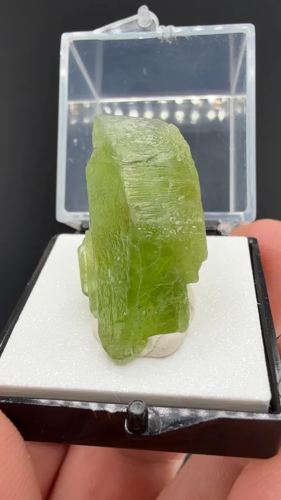 Forsterite image