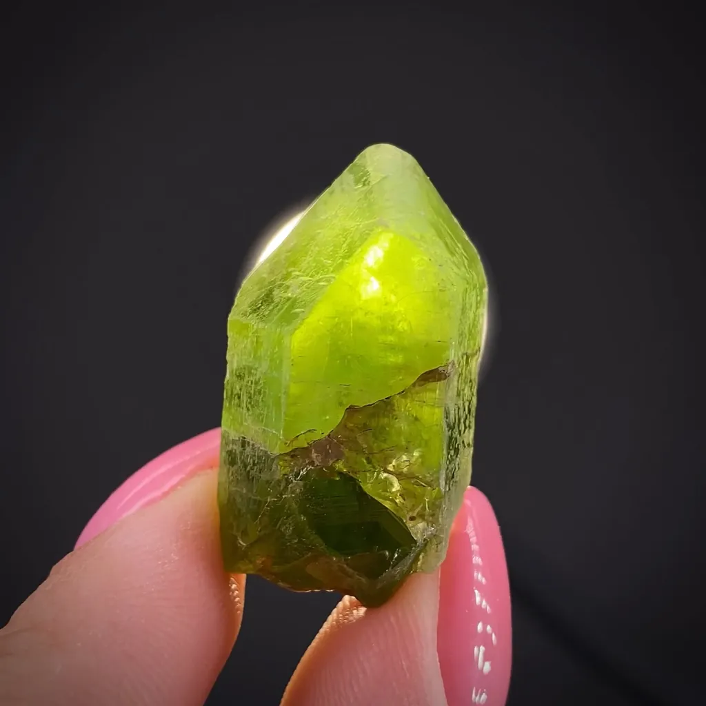 Forsterite var. Peridot - image 2