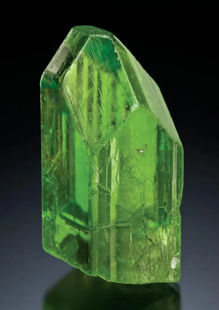 Forsterite (variety Peridot) image