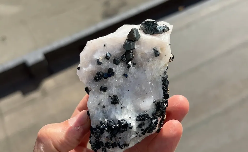 Franklinite - image 2