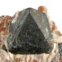 Franklinite in Willemite, Zincite, and Calcite - image 2