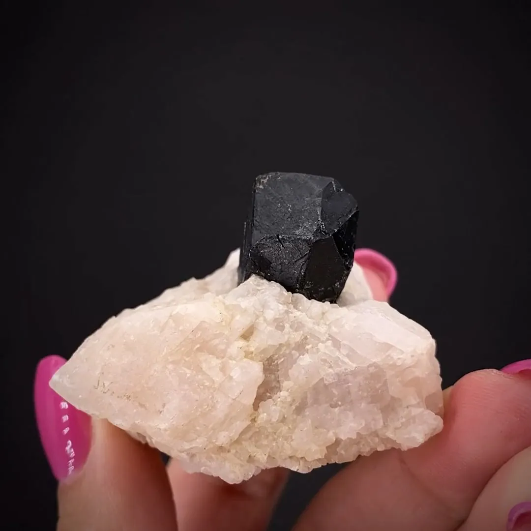 Franklinite on Calcite - image 2