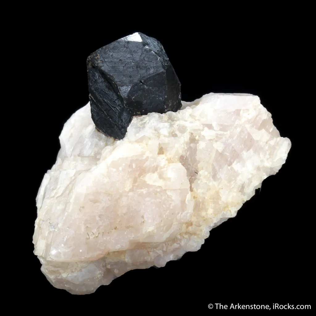 Franklinite on Calcite image