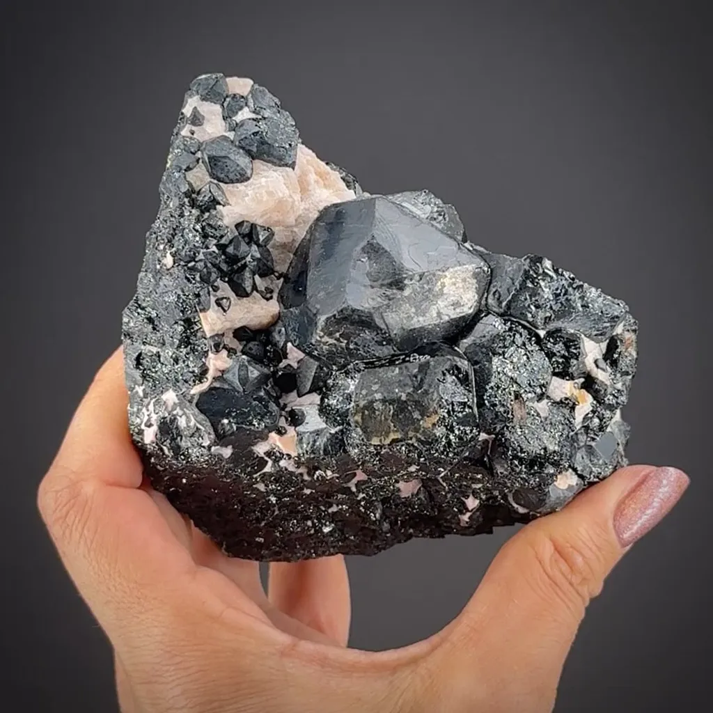 Franklinite (TL) with Calcite image