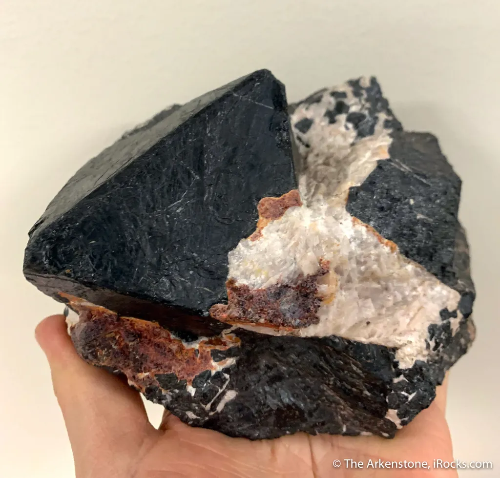 Franklinite with Calcite and Zincite image