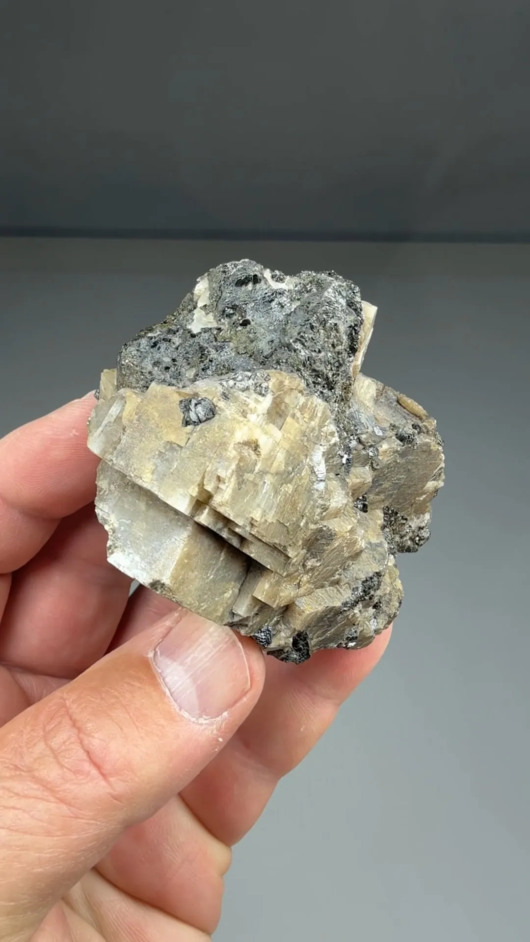 Franklinite with Calcite - image 2